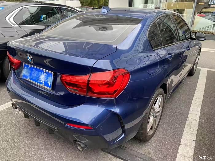 22年 宝马120i 运动矅夜 1.5t手自一体 一手车 2