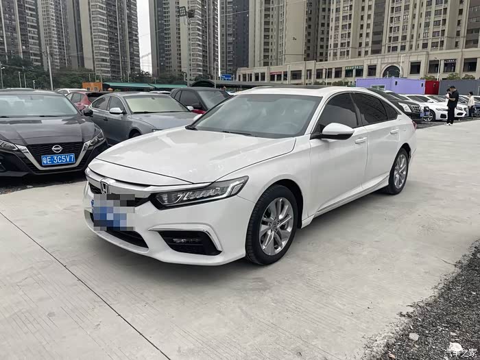 21年的英诗派5万公里11万加点出了内饰新价格有得谈