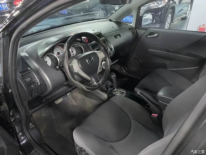 07年本田飞度15自动挡带商业险代步练手首选1w多个