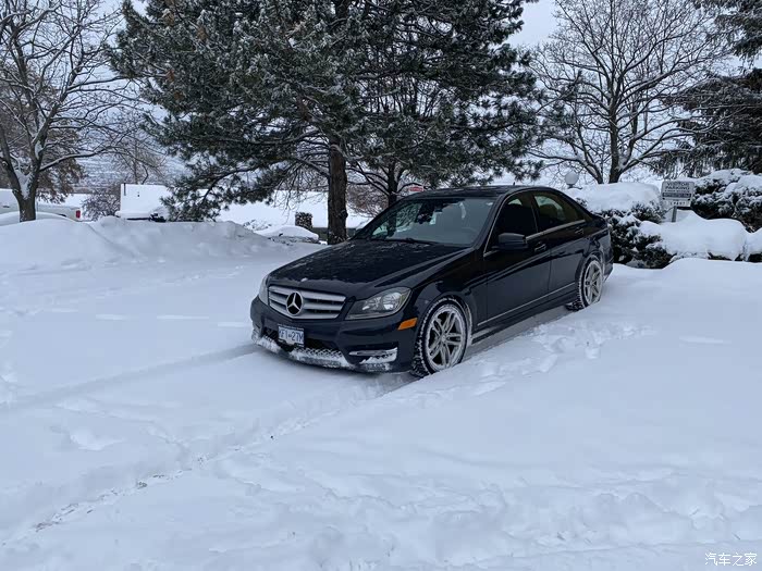 留学时买的12年c级4matic四驱雪地里超稳