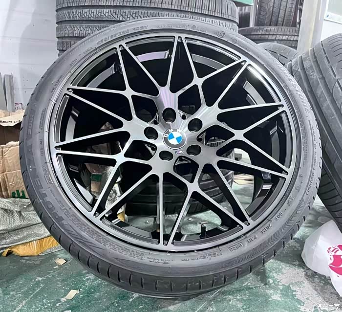 宝马鸟巢轮毂真的帅啊