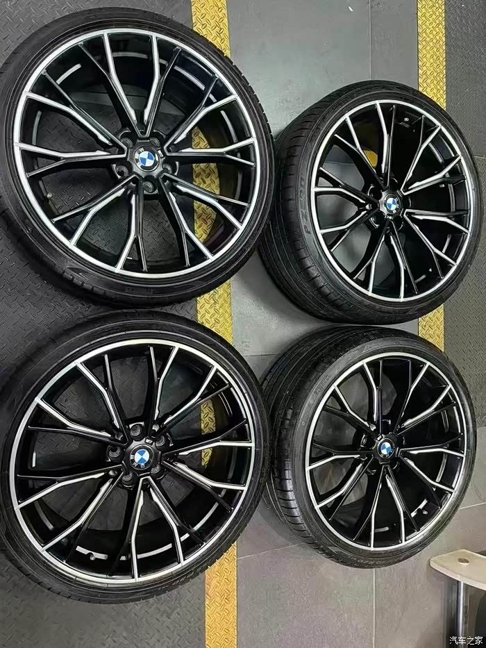 宝马5系原厂轮毂轮胎
