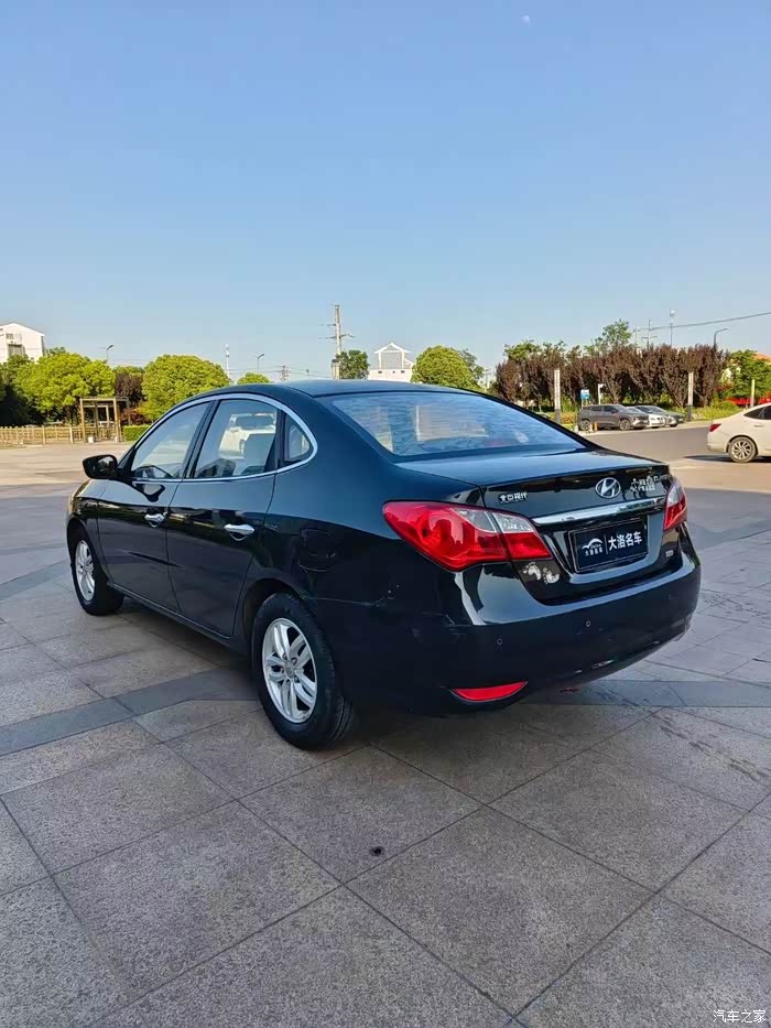 新到2012年现代悦动,自动挡带天窗,排量1.6 真皮座椅