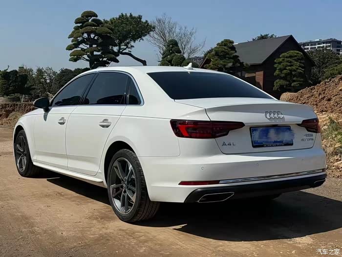 19年上牌奥迪a4l20t进取一手实表6万多公里