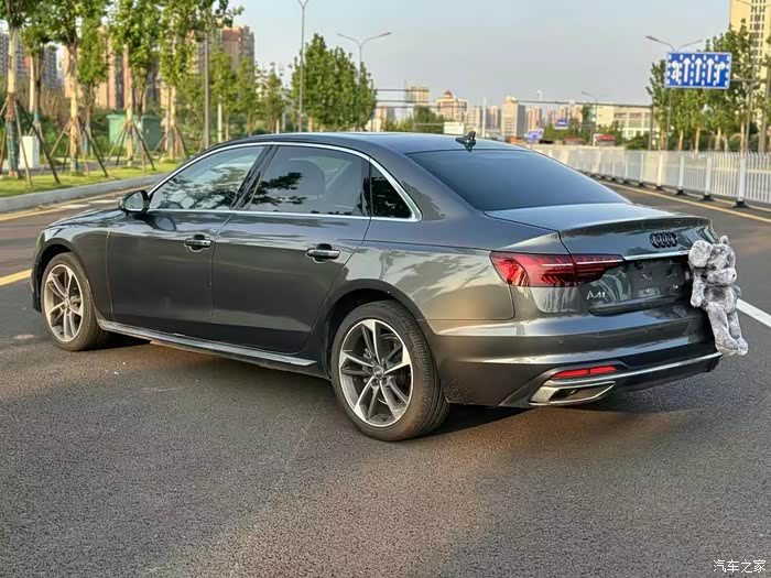 21年新款奥迪a4l降价了,全款15万多.