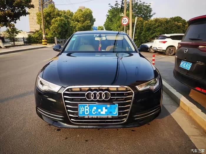14年7月,奥迪a6l 35fsi 舒适,沪牌一手,9万公里