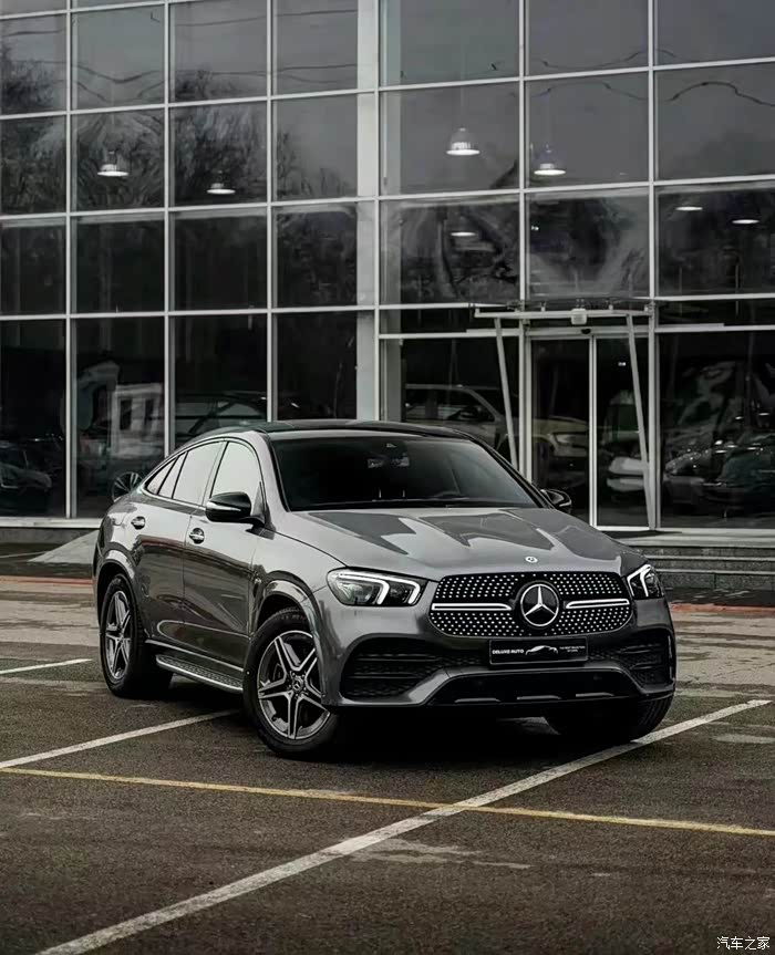 点击:>1|回复:>0奔驰gle论坛>奔驰gle450刚拆下来的轮毂带轮胎原厂