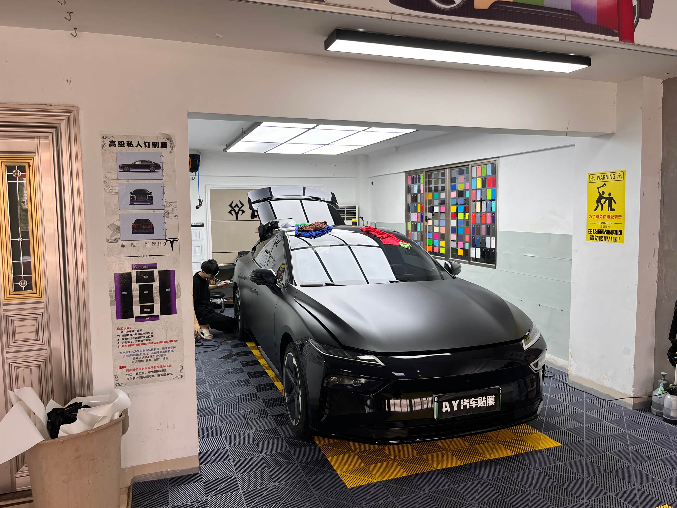 奕派 007 的"黑化"之旅:磨砂黑贴膜的魅力蜕变