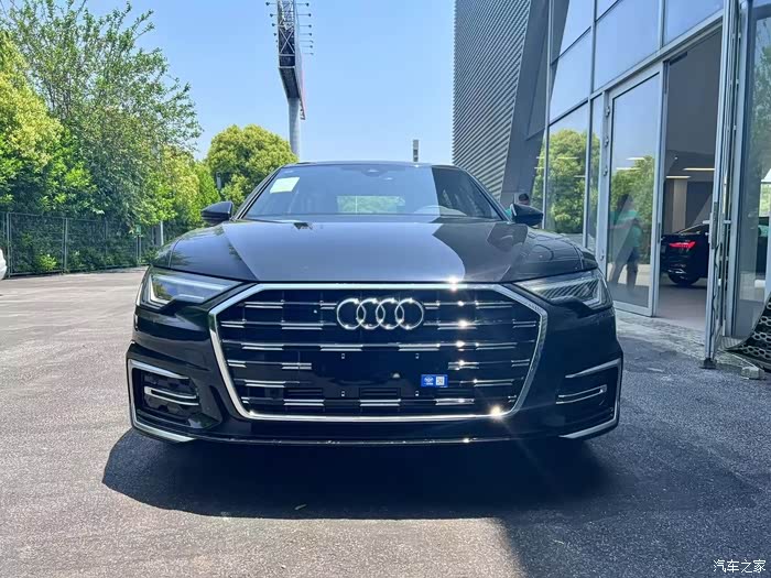 奥迪a6l 45两驱 指导价454900 贷款裸车33 江西
