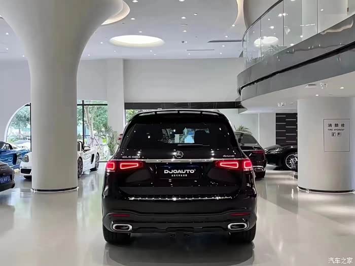 奔驰gls580配置40tv8发动机大柏林之声音响