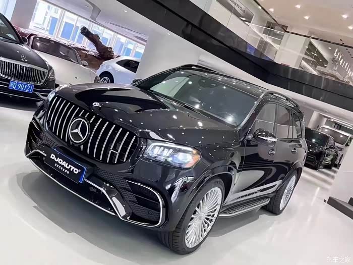 奔驰gls580配置40tv8发动机大柏林之声音响