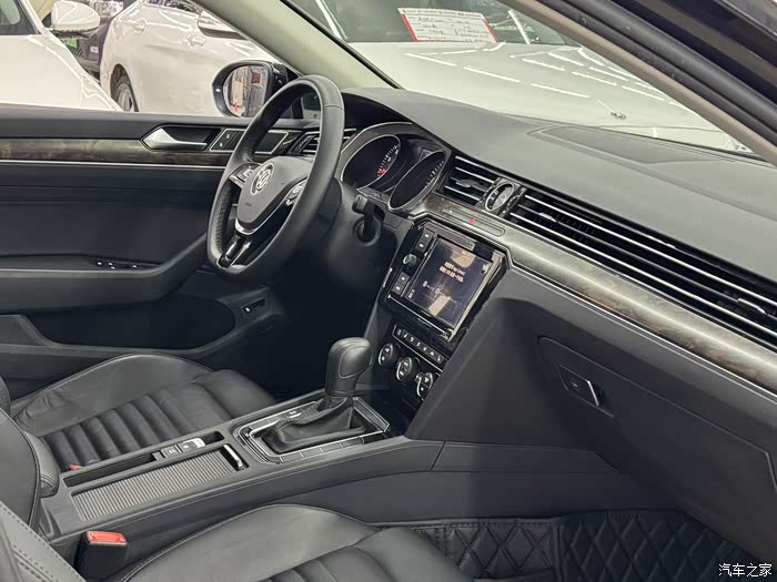 19年大众迈腾33020t豪华9万公里桃木内饰座