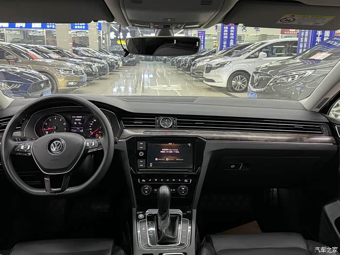 19年大众迈腾33020t豪华9万公里桃木内饰座