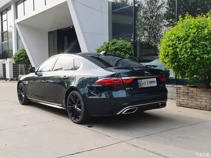 捷豹xfl2021款xfl20tp300四驱旗舰