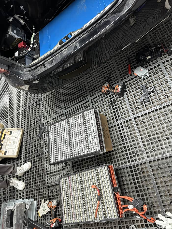 雷克萨斯ls600hl更换混动电池