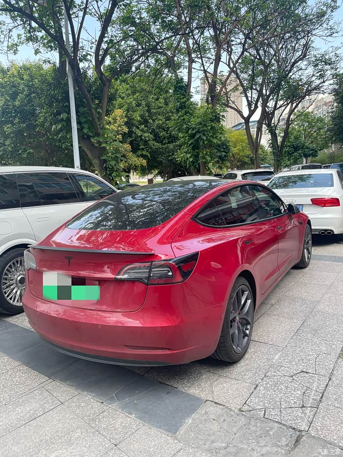 特斯拉model3p出售