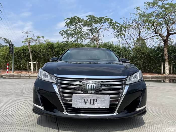 98,17年7月上牌 丰田皇冠2.0t时尚版,车况