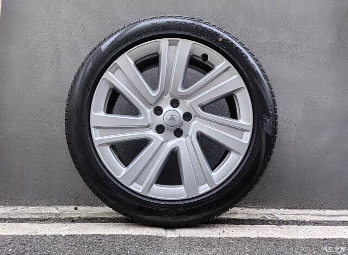 这么好看的精品确定不来嘛22寸新款路虎揽胜轮毂轮胎