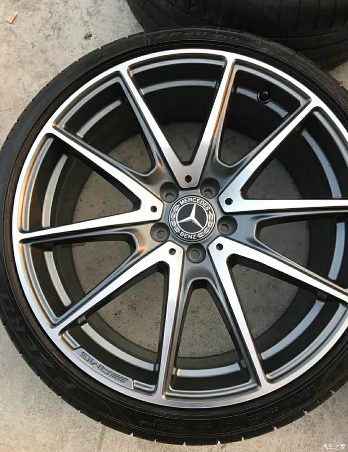 20寸奔驰s450l黑底灰底轮毂轮胎精品套件感兴趣的可以