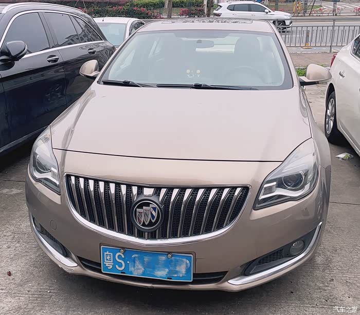 14年上牌别克君威20l排量带天窗大屏导航