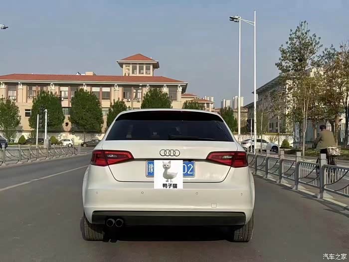 最新到店17年9月奥迪a3sportback35tfsi