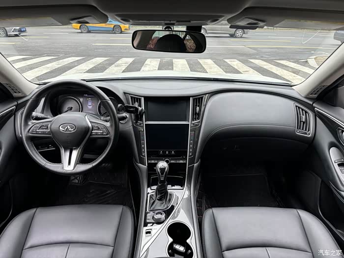 21年上牌英菲尼迪q50l目前一手车实表两万公里