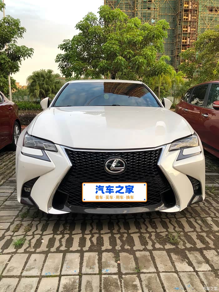 雷克萨斯is300升级gs300前杠三眼大灯 真的帅气的不少