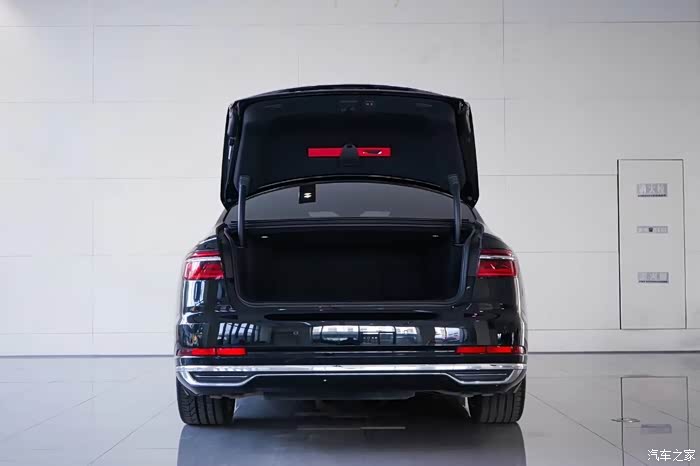 奥迪a82021款a8l55tfsiquattro豪华型59万公里