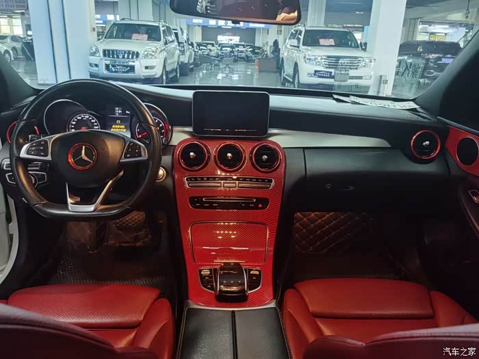 急售16年奔驰c200,2.0t黄金排量,全车一片划痕补漆