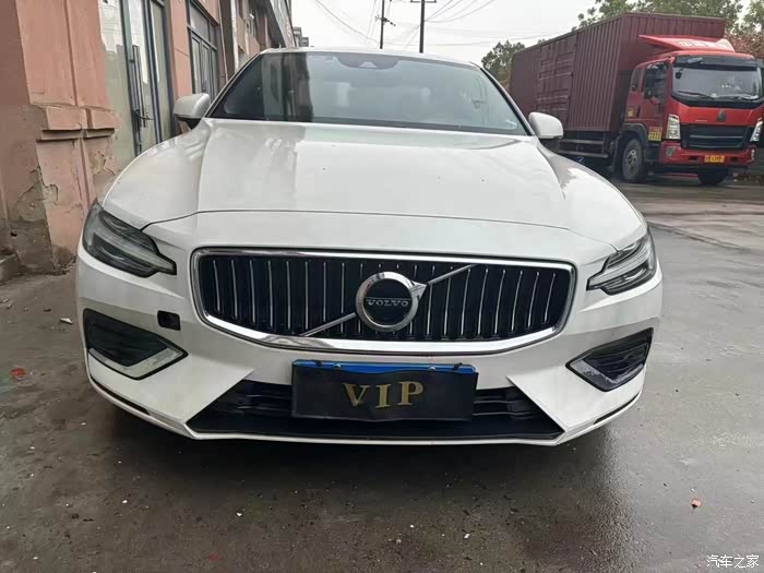 22款沃尔沃s60b4致远豪华版跑了13000公里车况原