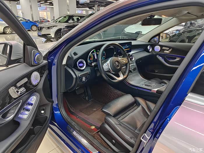 21款奔驰c260运动版跑了72000公里全车原版原漆贴