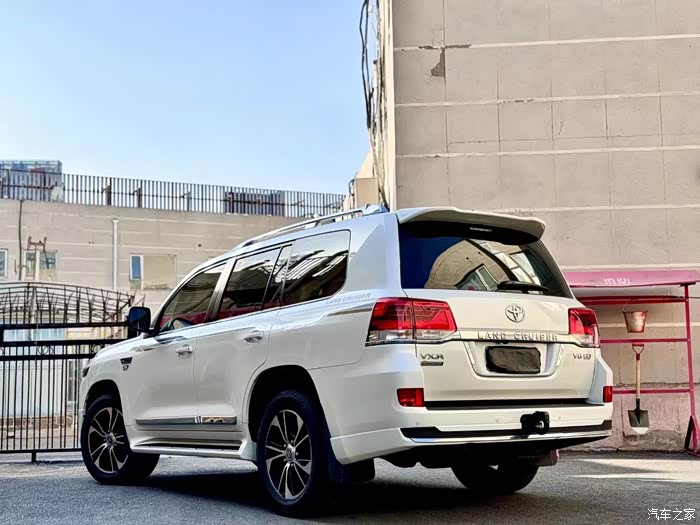 新到23年11月上牌丰田大57仅行驶了5700公里