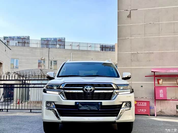 新到23年11月上牌丰田大57仅行驶了5700公里