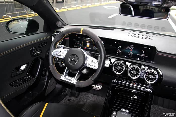 22年奔驰cla45samg黑色贴膜原版原漆1500