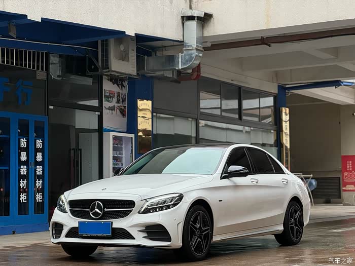 出一台21款奔驰c260l星耀臻藏版21年5月上牌一手原