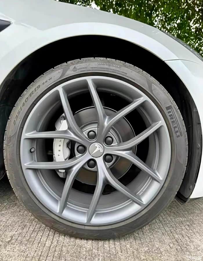 19寸特斯拉model3轮毂带胎一套19寸特斯拉毛豆3