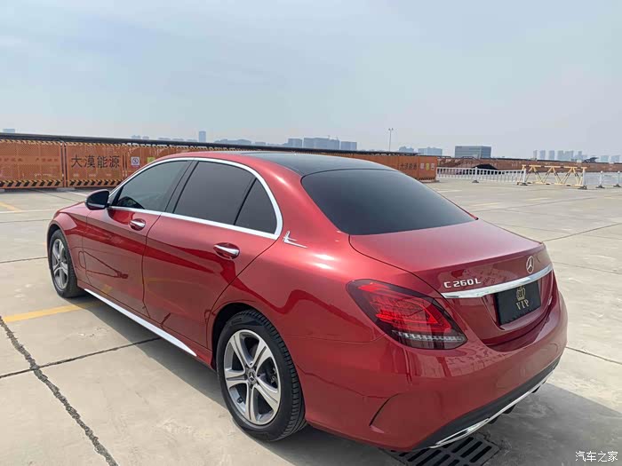 奔驰c级2020款改款c260l运动版国vi