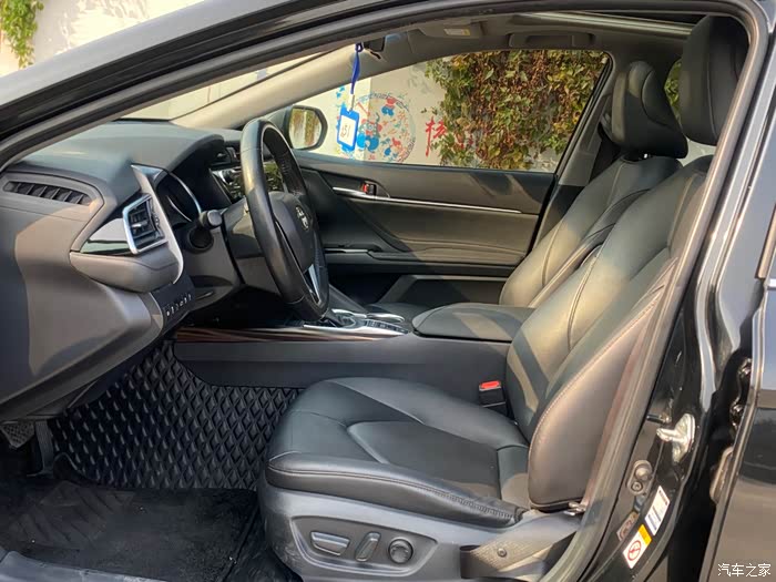 18款8代丰田凯美瑞25g豪华版精品s级车况一手车