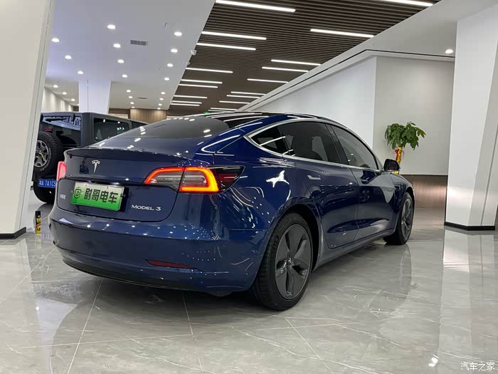 特斯拉model32020款改款标准续航后驱升级版