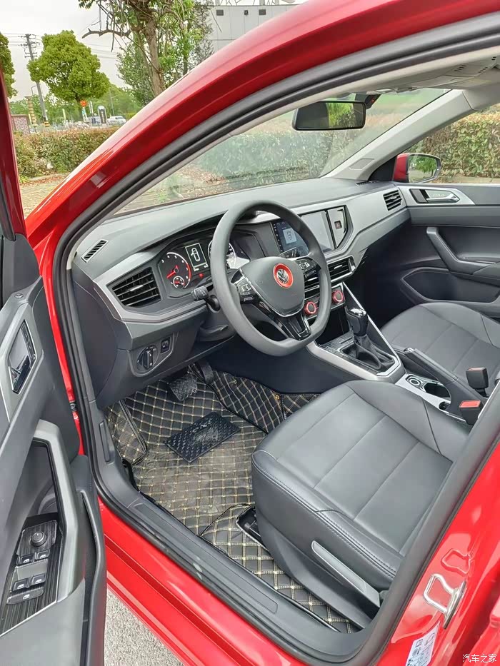 20年上牌大众polo plus,1.5l排量 美女一手车