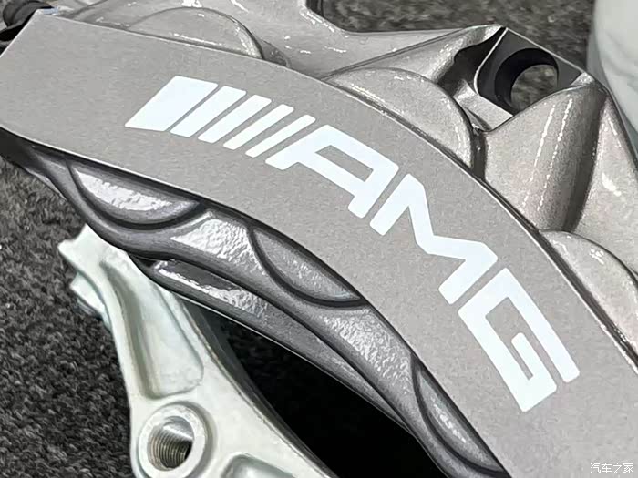 奔驰新款s450s500升级原厂amg刹车卡钳套件