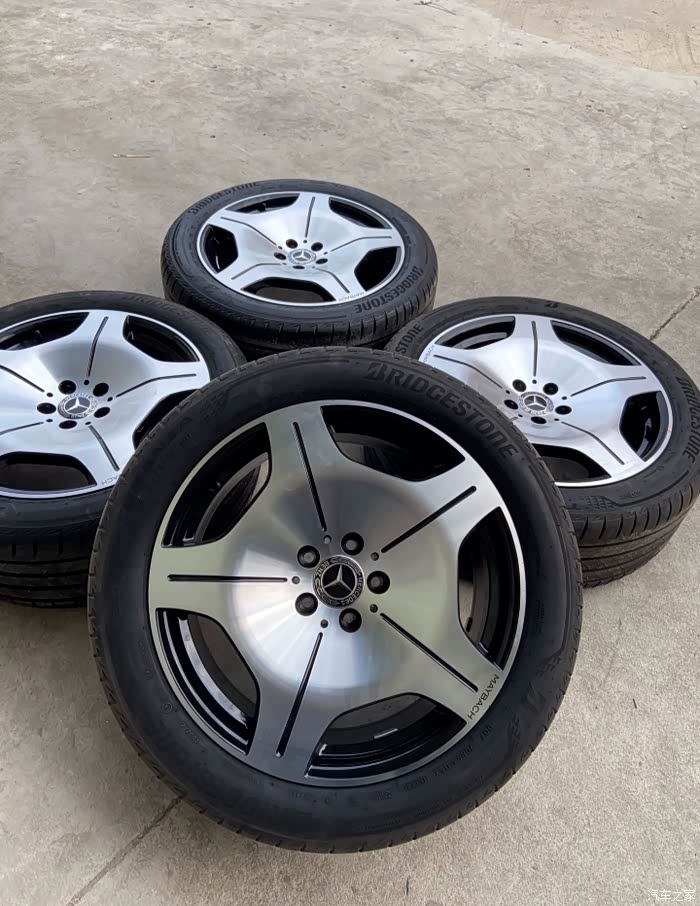 19寸奔驰s480 原厂轮毂轮胎一套,成色漂亮,落地2600