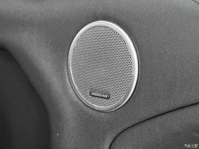 特价出售:18年路虎极光,白***内,英国之宝音响,13万公里