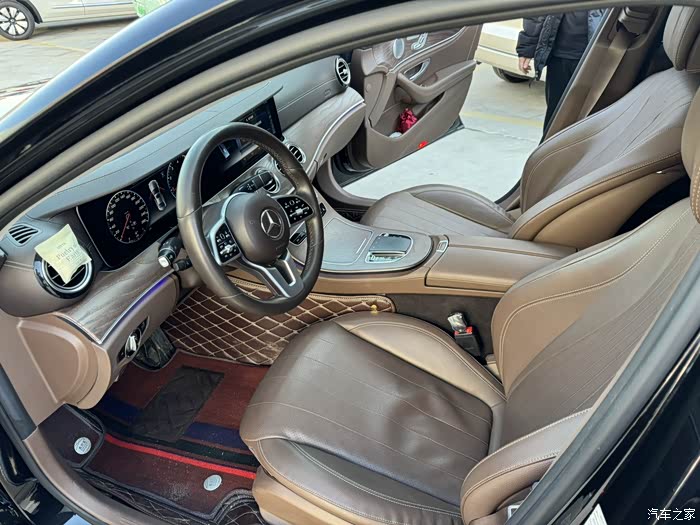 出2020款奔驰e300l殊享版