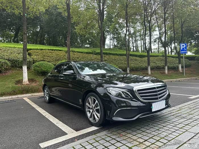 最新拿下18年18款奔驰e200l私家一手整车原版带90