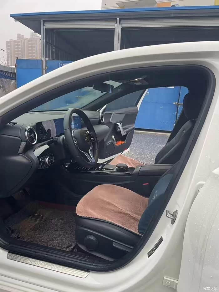 20年奔驰a180原版原漆2万公里价格便宜147万