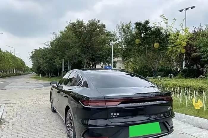 终于上牌了提车啦今年二月份汉荣耀版车子也上市了汉新能