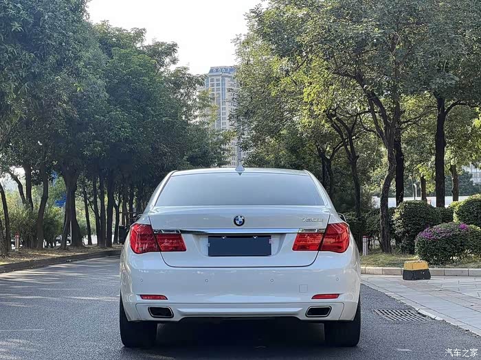 宝马7系2011款730li典雅型1398