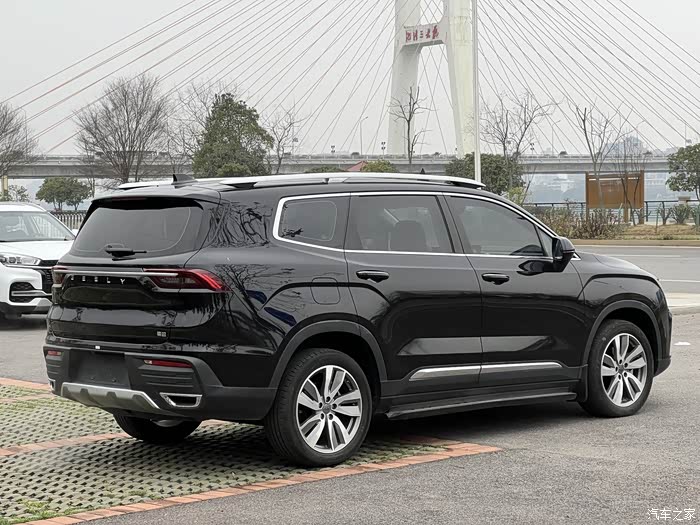 库存很久了的吉利汽车豪越2022款18td自动尊贵