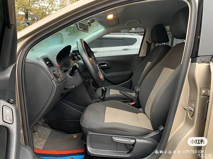 2017年12月大众polocorss版14l手动动